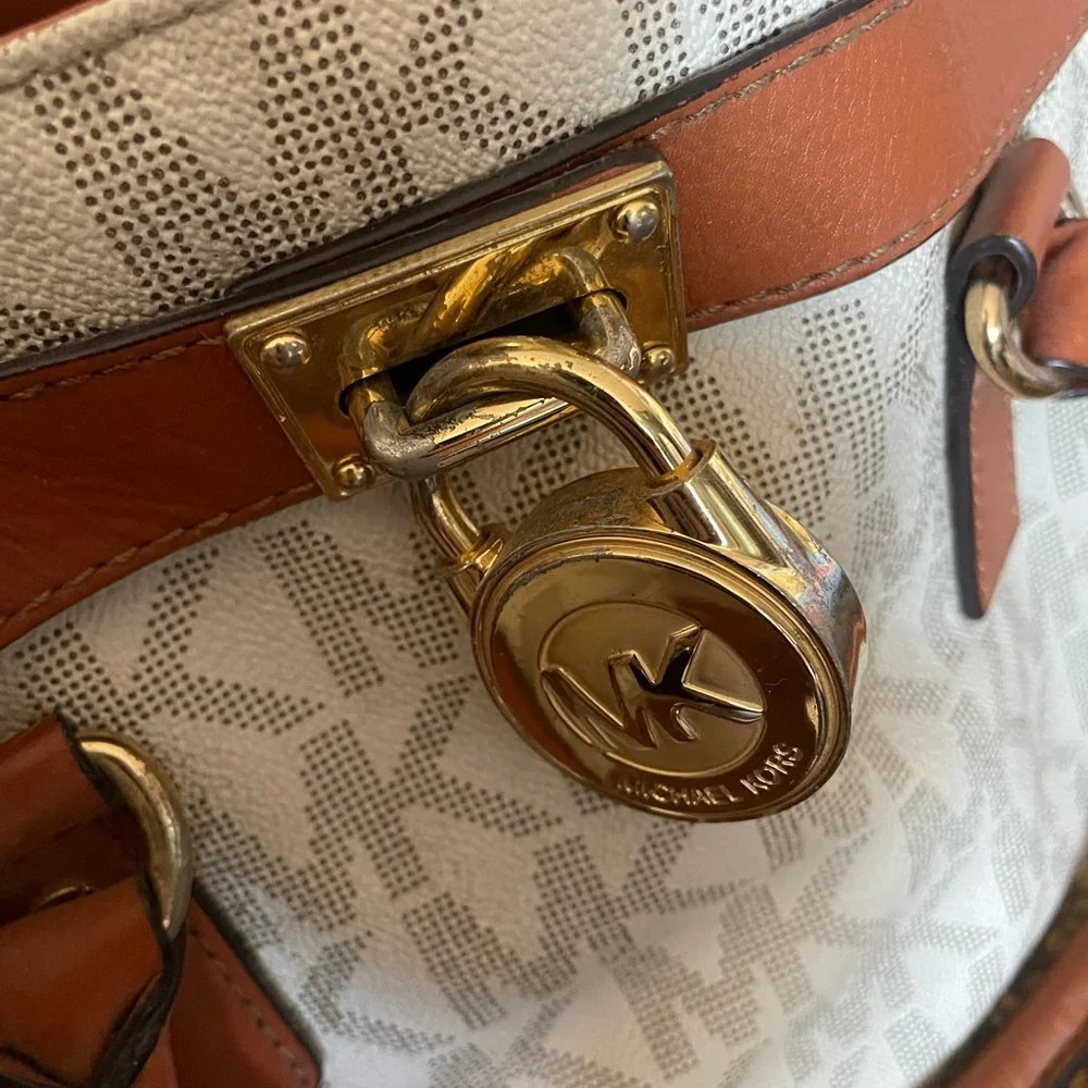 Michael Kors Handbag - Picture 5 of 6
